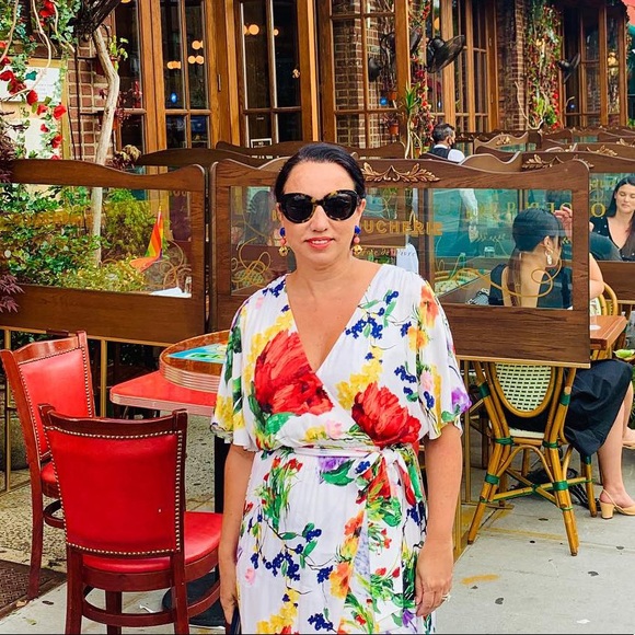 Meet your Posher, Carla - Picture 2 of 2